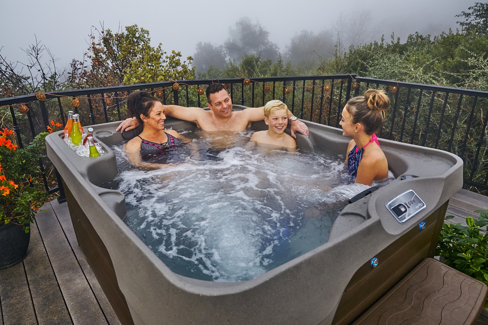 Outdoor Whirlpools Und Swim Spas Hotspring Whirlpools